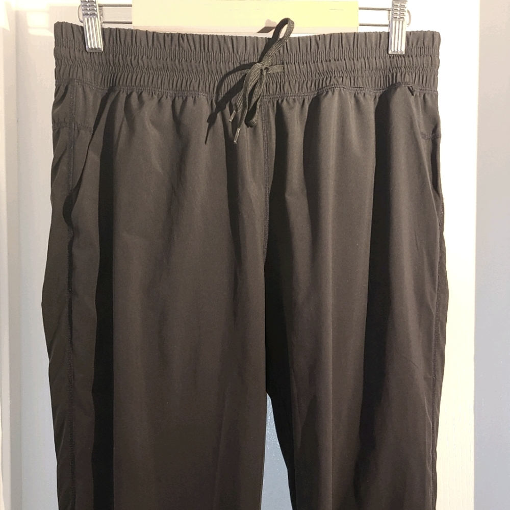 Naviskin Women's Lightweight Joggers Capri Pants